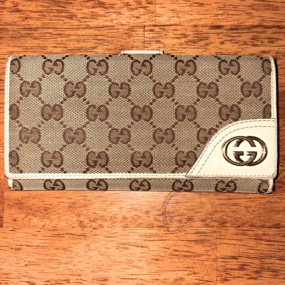 Gucci long wallet